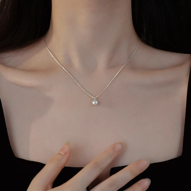 Minimalist Pearl Necklace