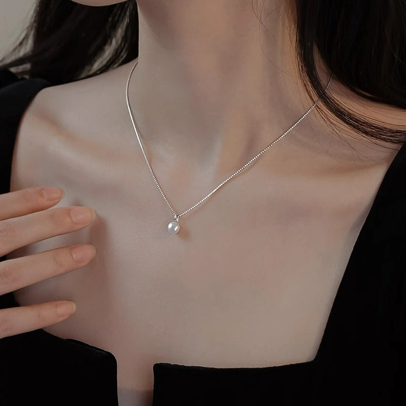 Minimalist Pearl Necklace