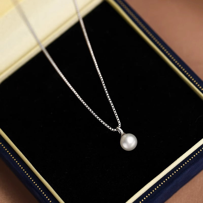 Minimalist Pearl Necklace