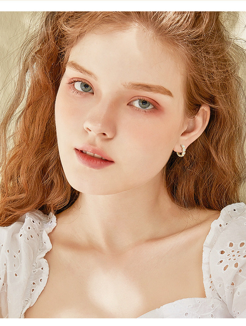 Daisy flower moissanite ear ring