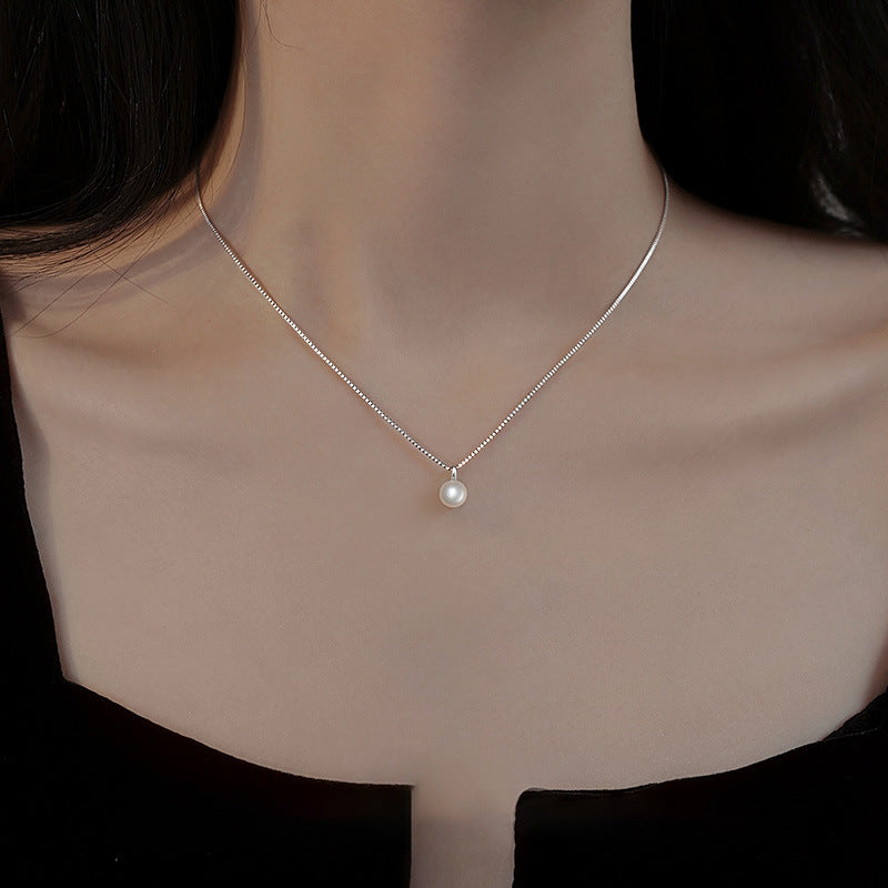 Minimalist Pearl Necklace
